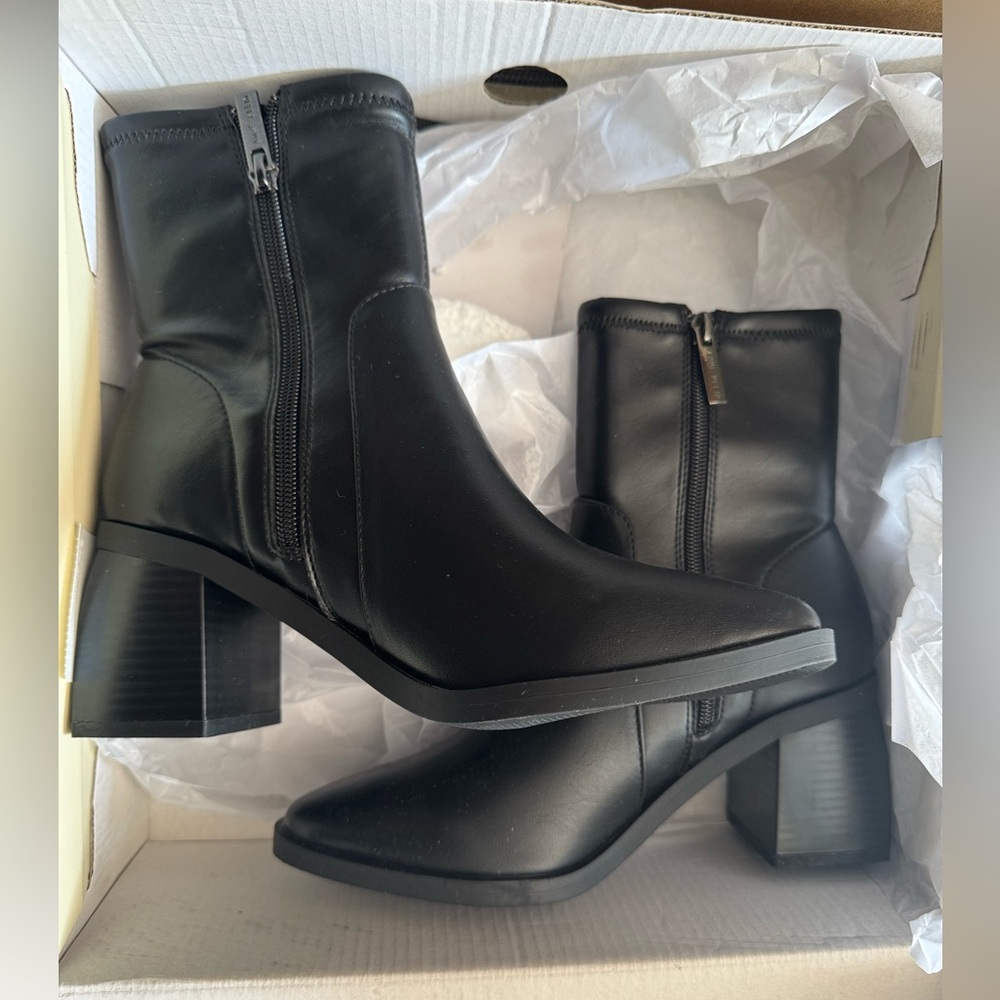 🎉LAST PIECE🎉Anne Klein Booties - Picture 2 of 3